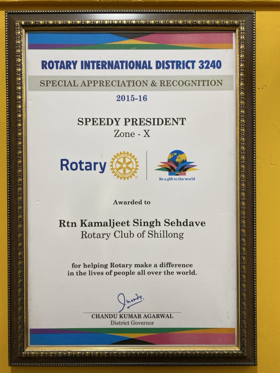 Best Dental Clinic Award received by Dr. Singh's Specialised Dental Centre